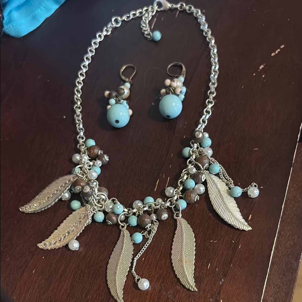 Elegant Silver and Blue Feather Jewelry Set